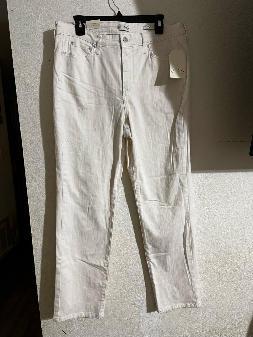 White Straight-Leg Jeans Wonderly